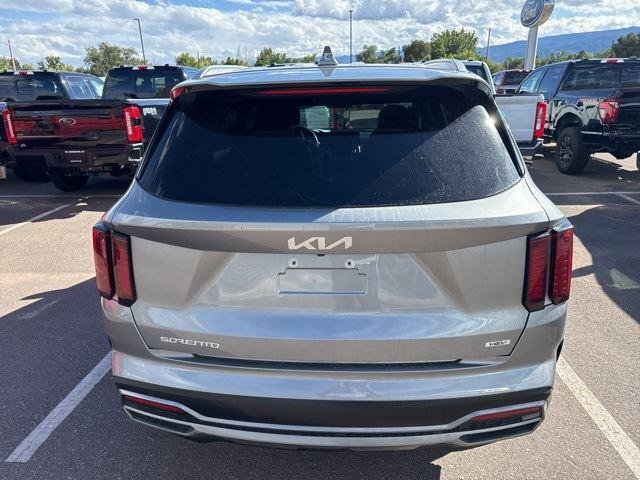 2023 Kia Sorento Hybrid EX photo 3