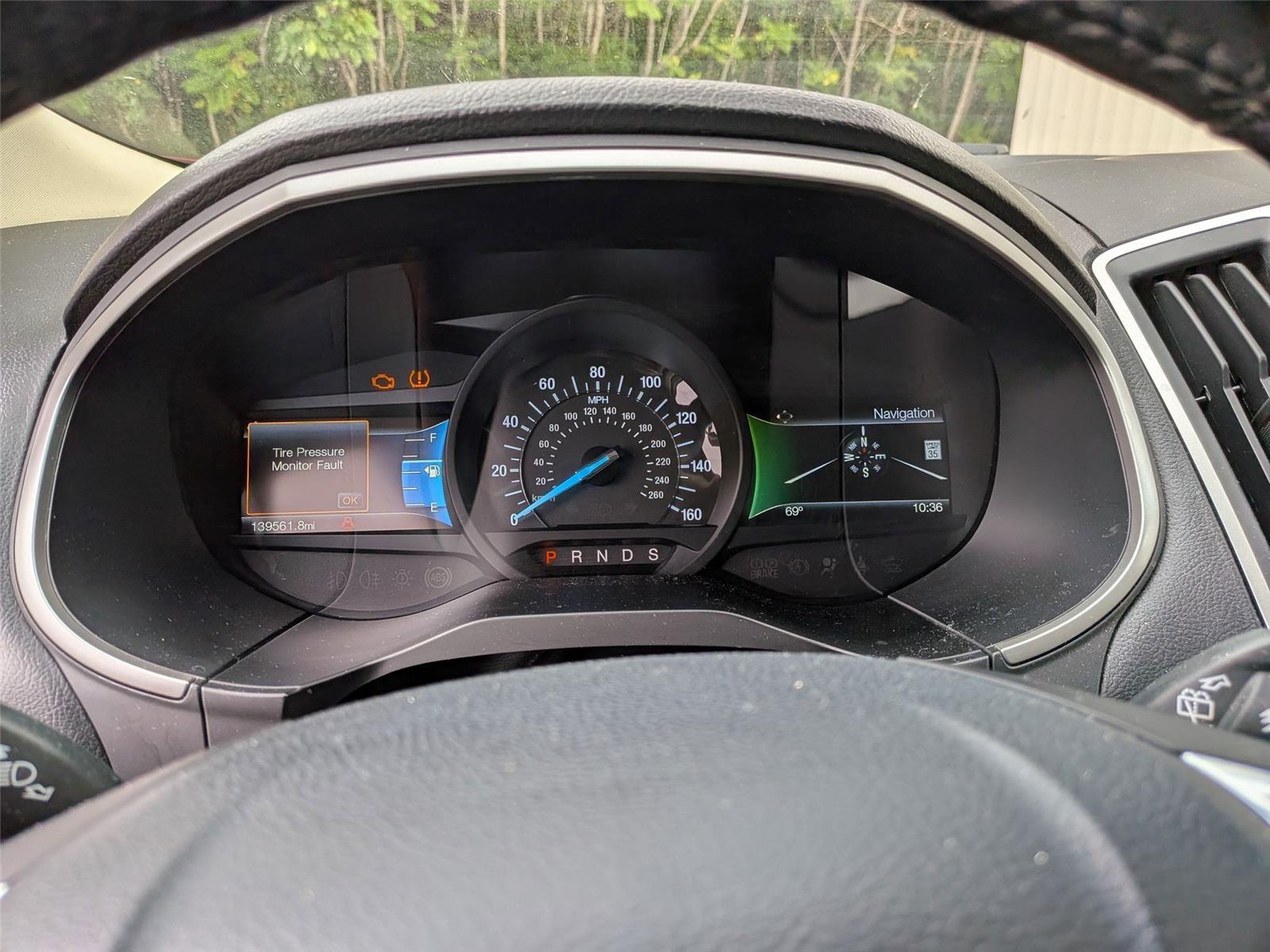 2015 Ford Edge SEL photo 11