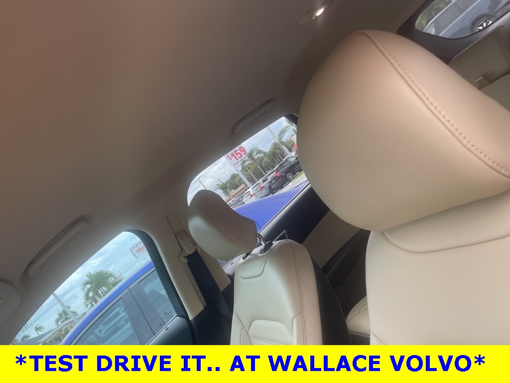 2019 Ford Edge SEL photo 4