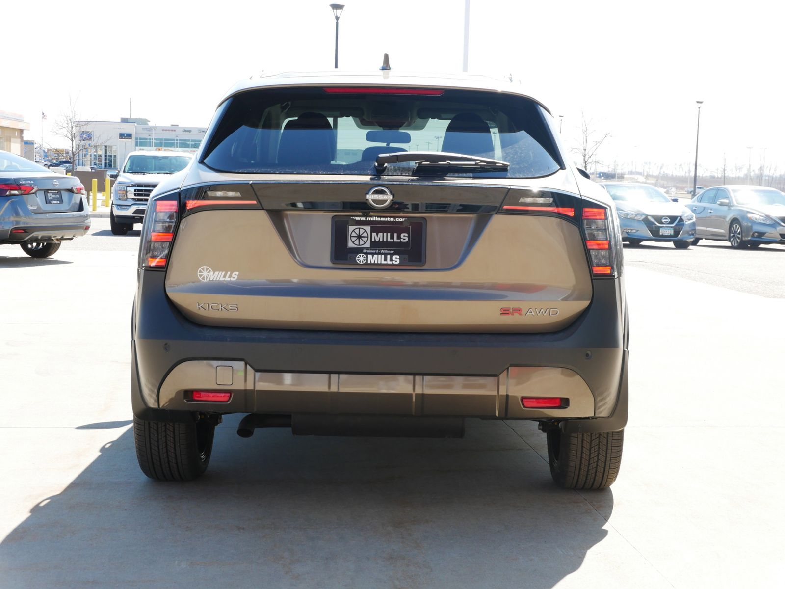 2025 Nissan Kicks SR photo 4