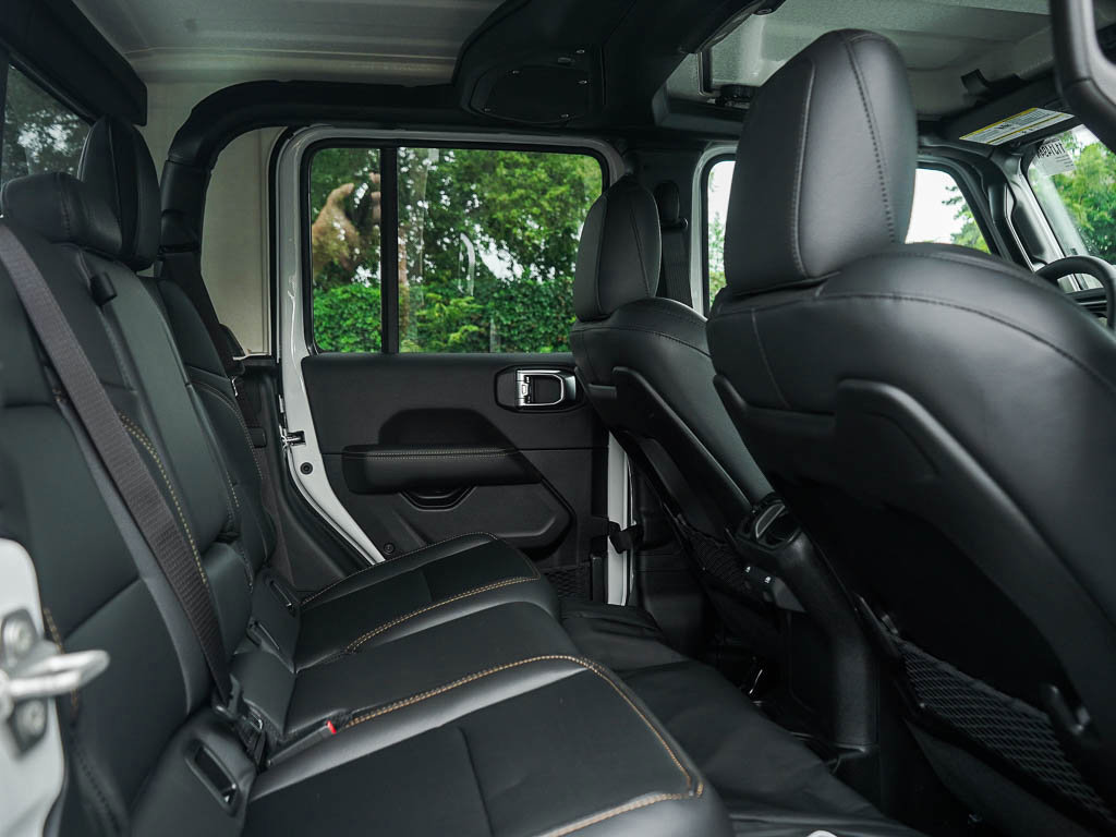 2025 Jeep Gladiator Sport photo 10