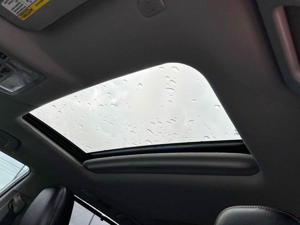2019 Toyota Highlander XLE photo 23
