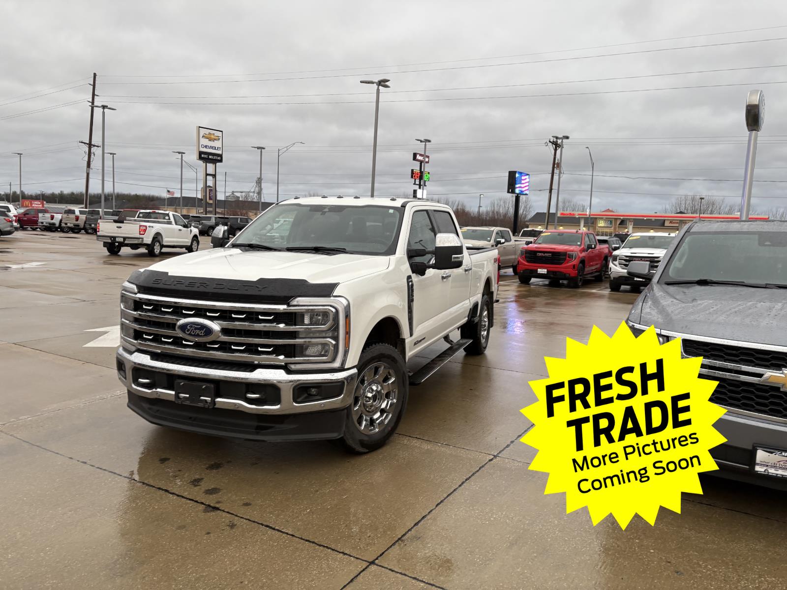 2023 Ford F-350 Super Duty Lariat's photo