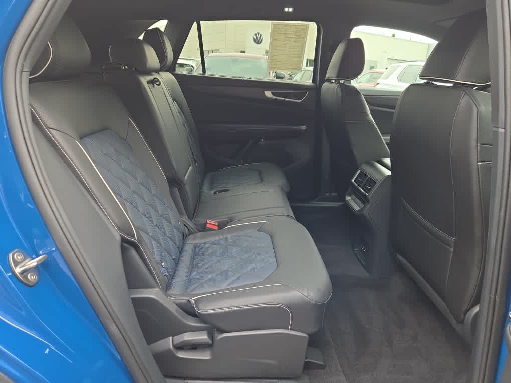 2025 Volkswagen Atlas Cross Sport SEL Premium R-Line photo 44