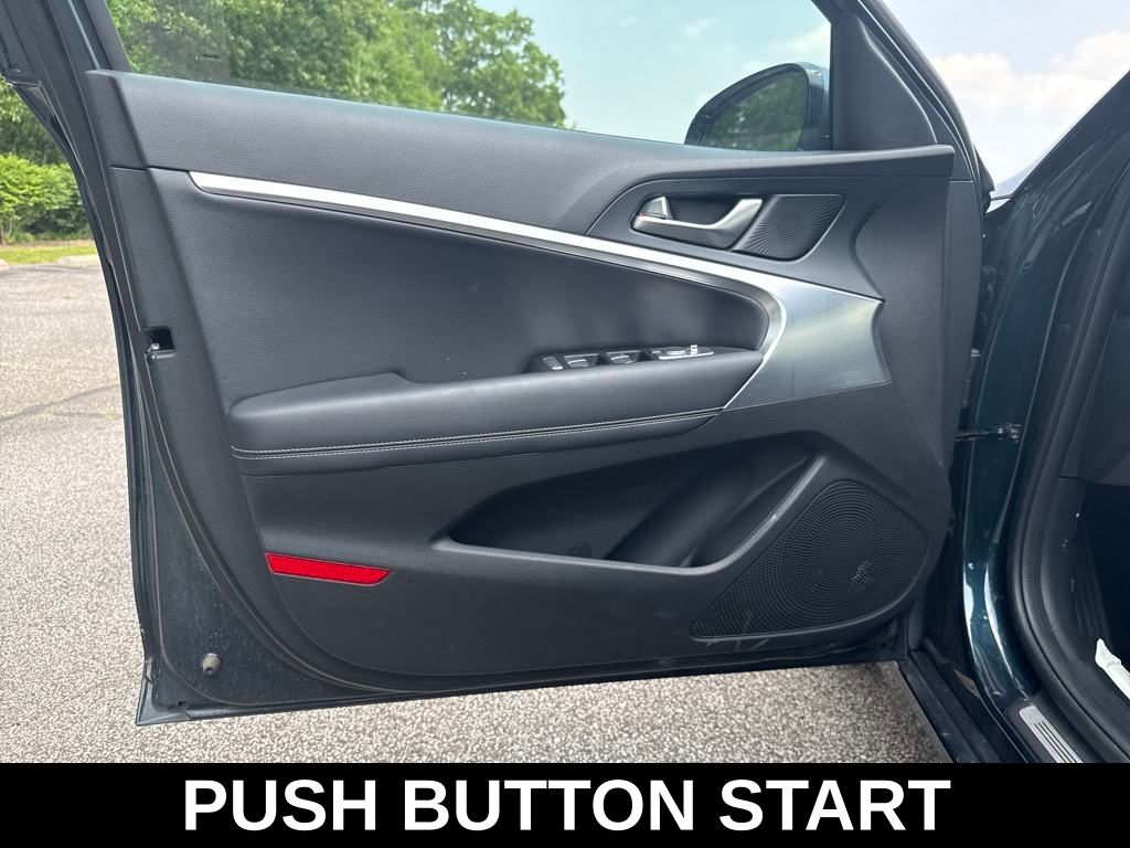 2025 Genesis G70 2.5T photo 11