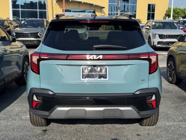 2024 Kia Seltos SX photo 2