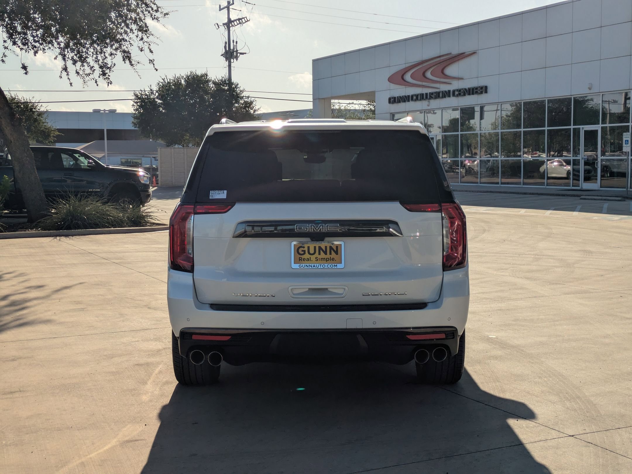 2024 Gmc Yukon XL Denali Ultimate photo 4