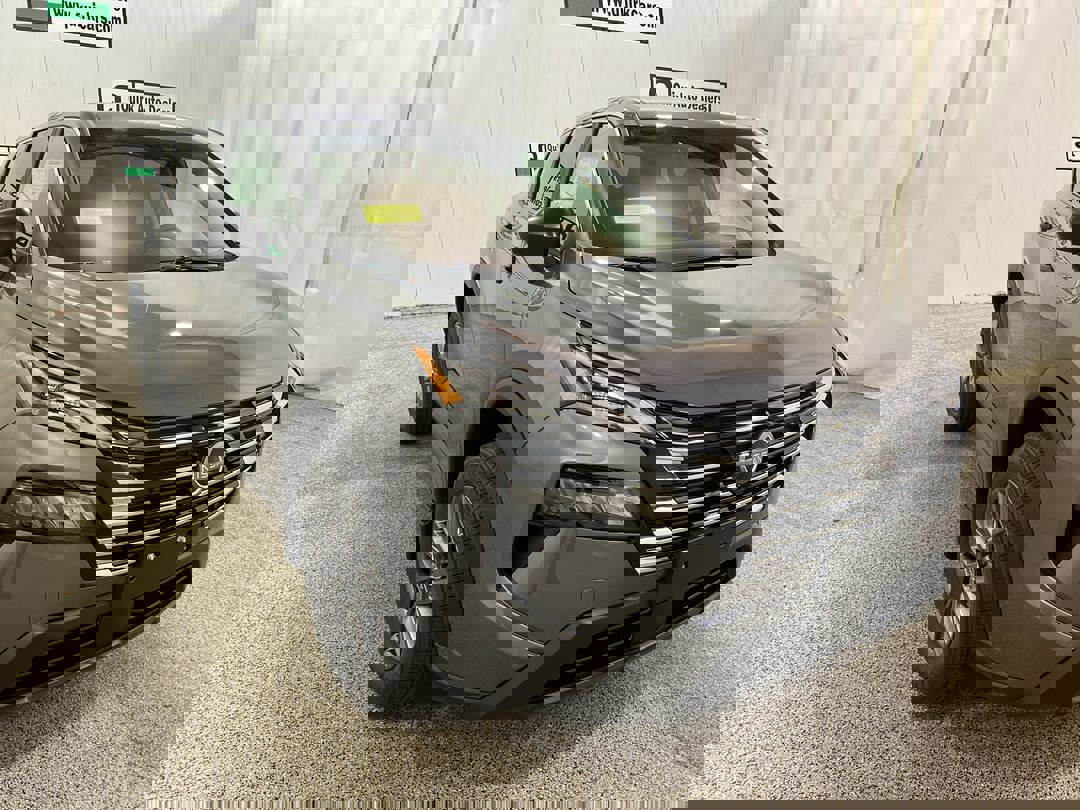 2026 Nissan Rogue S's photo