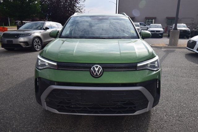 2025 Volkswagen Taos SE photo 3