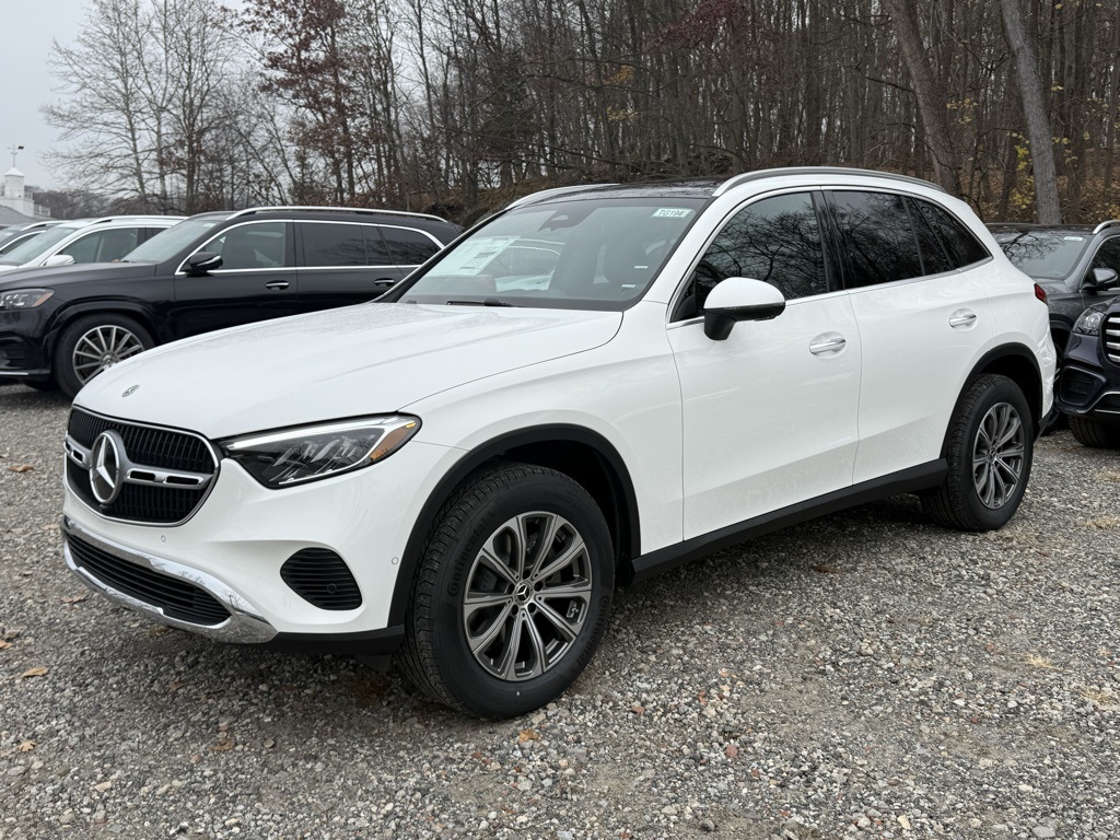 2026 Mercedes Benz GLC 300 4MATIC photo 3