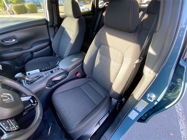 2025 Honda HR-V Sport photo 3
