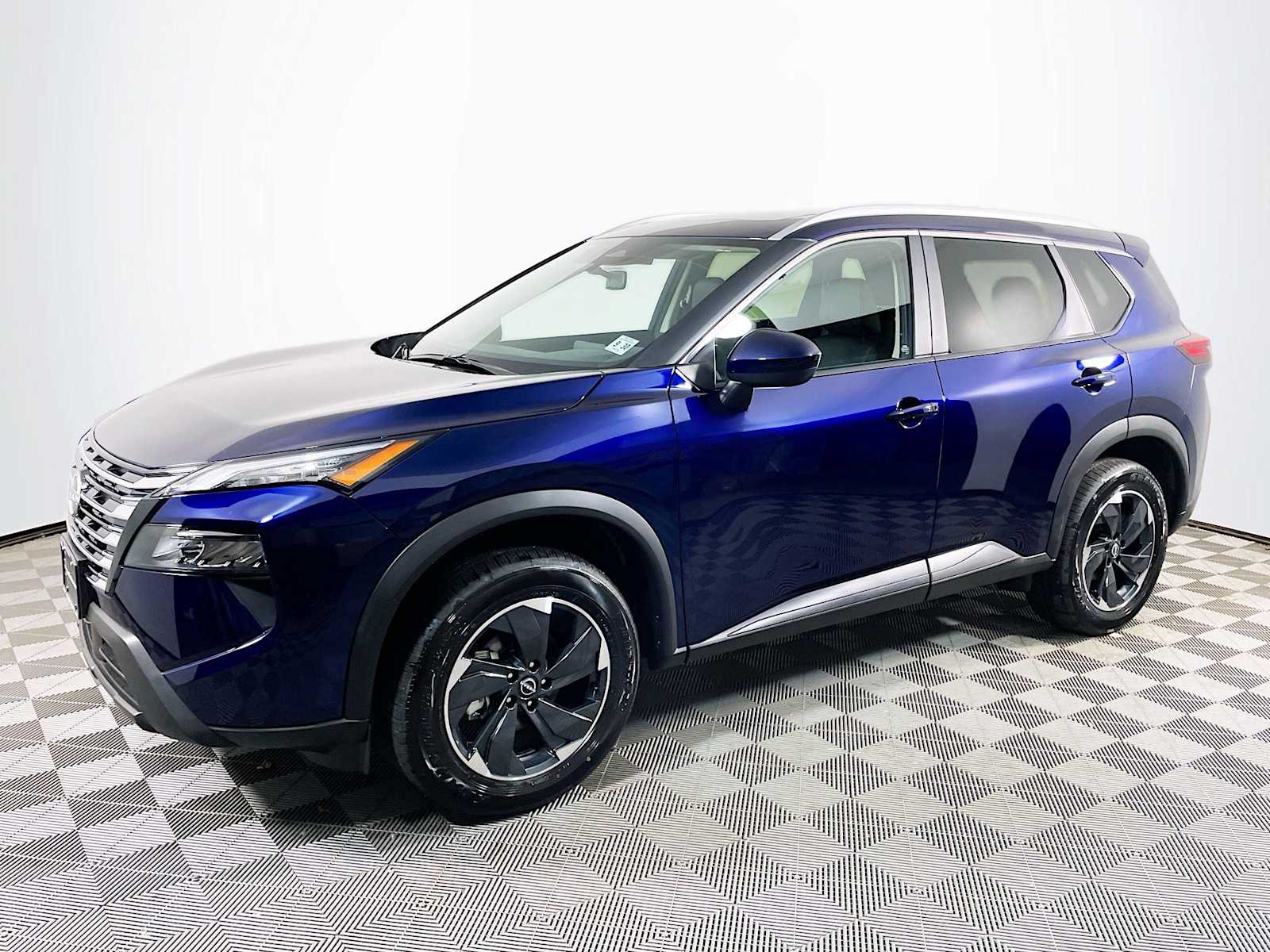 2026 Nissan Rogue SV's photo