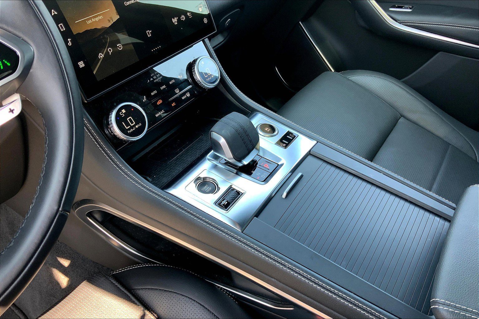 2025 Jaguar F-PACE P250 R-Dynamic S photo 18