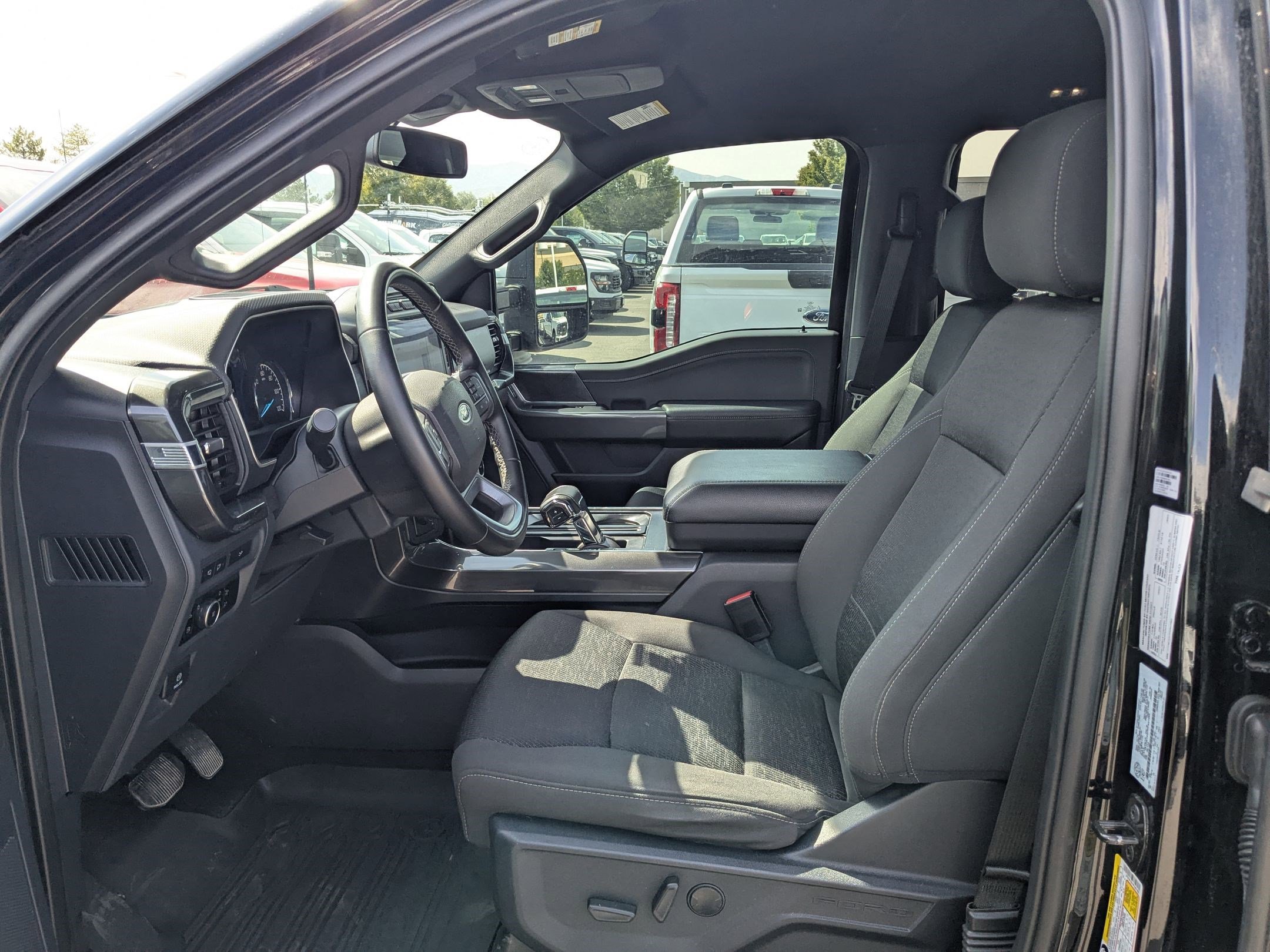 2023 Ford F-150 XLT photo 13