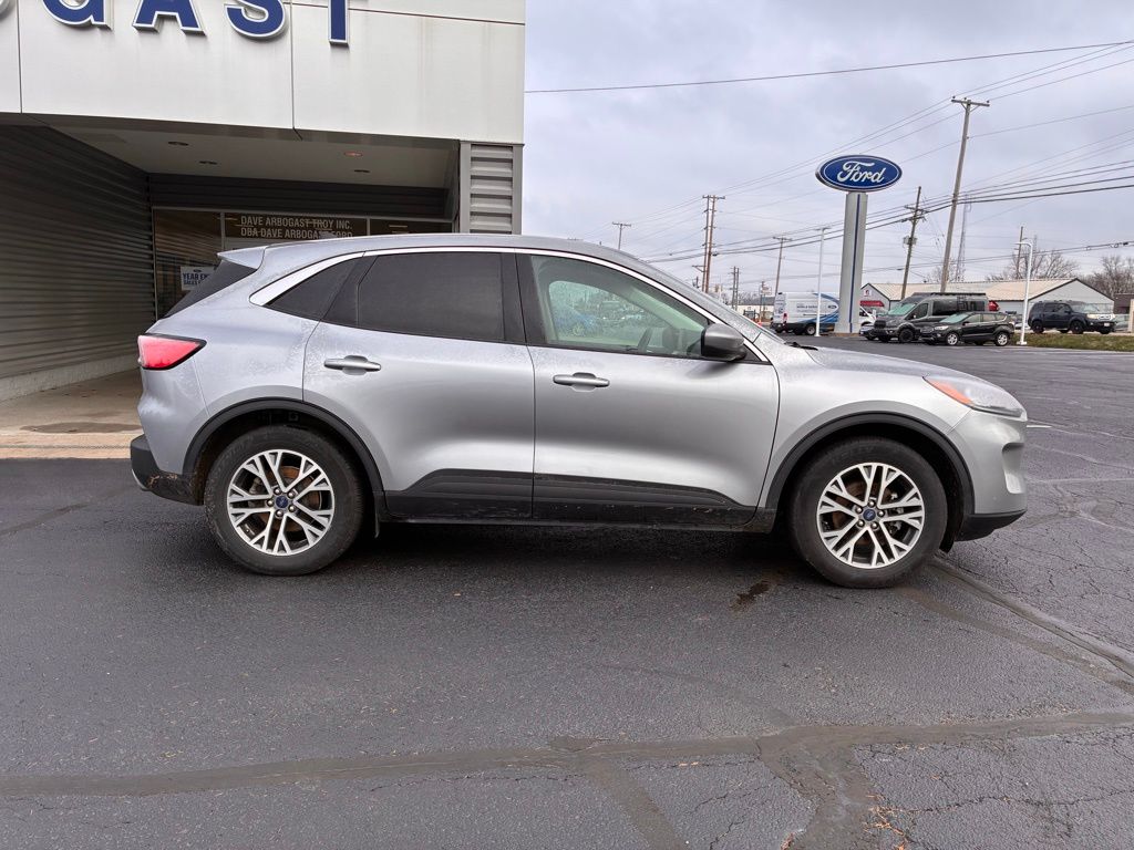 2022 Ford Escape SEL photo 2