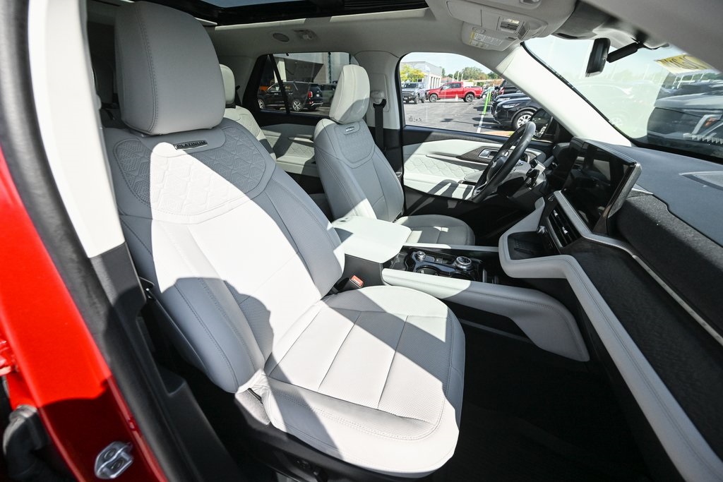 2025 Ford Explorer Platinum photo 25