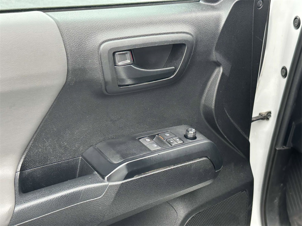 2021 Toyota Tacoma SR Access Cab photo 16