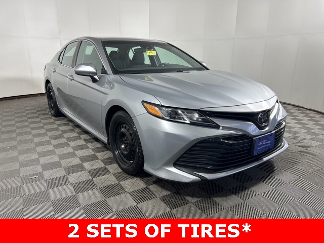 2018 Toyota Camry LE's photo