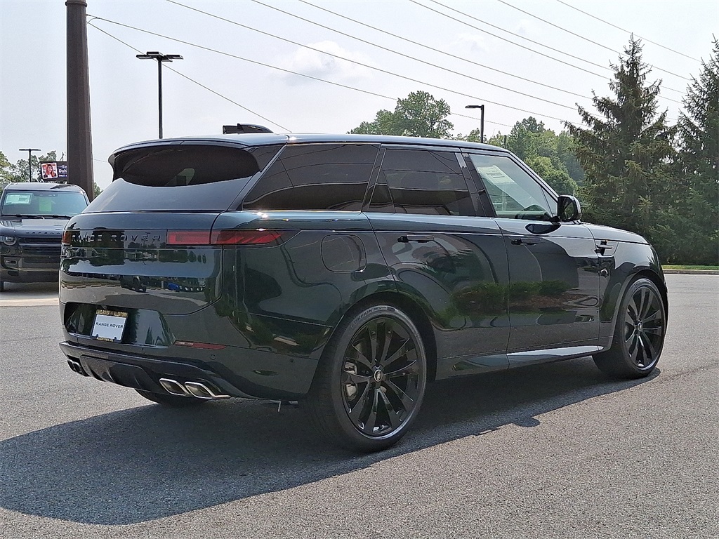 2025 Land Rover Range Rover Sport SE photo 3