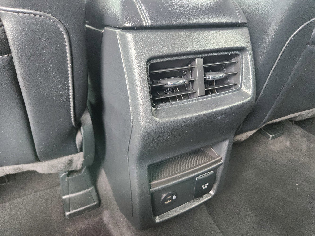 2022 Ford Edge SEL photo 31