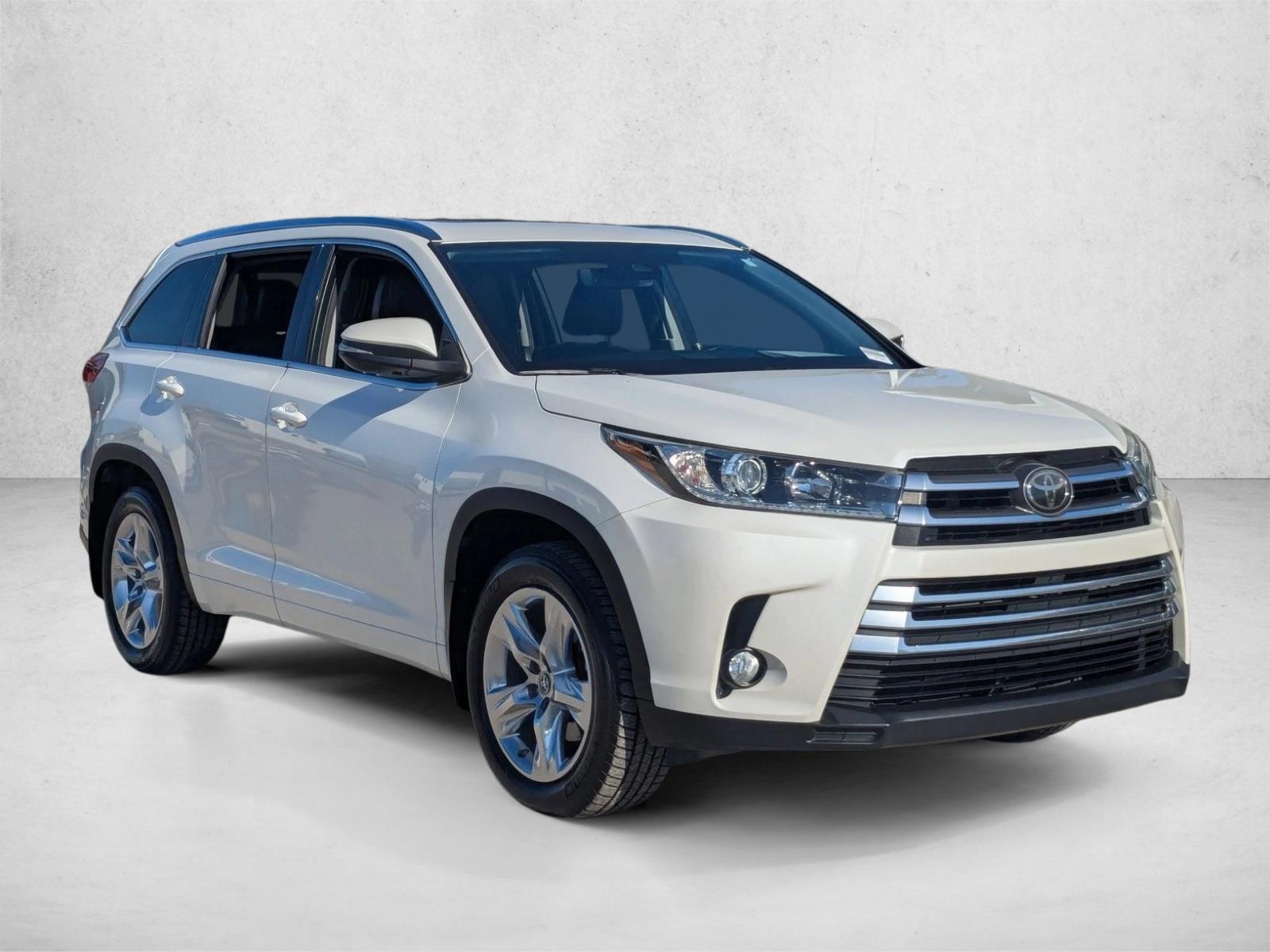 2017 Toyota Highlander Limited photo 3