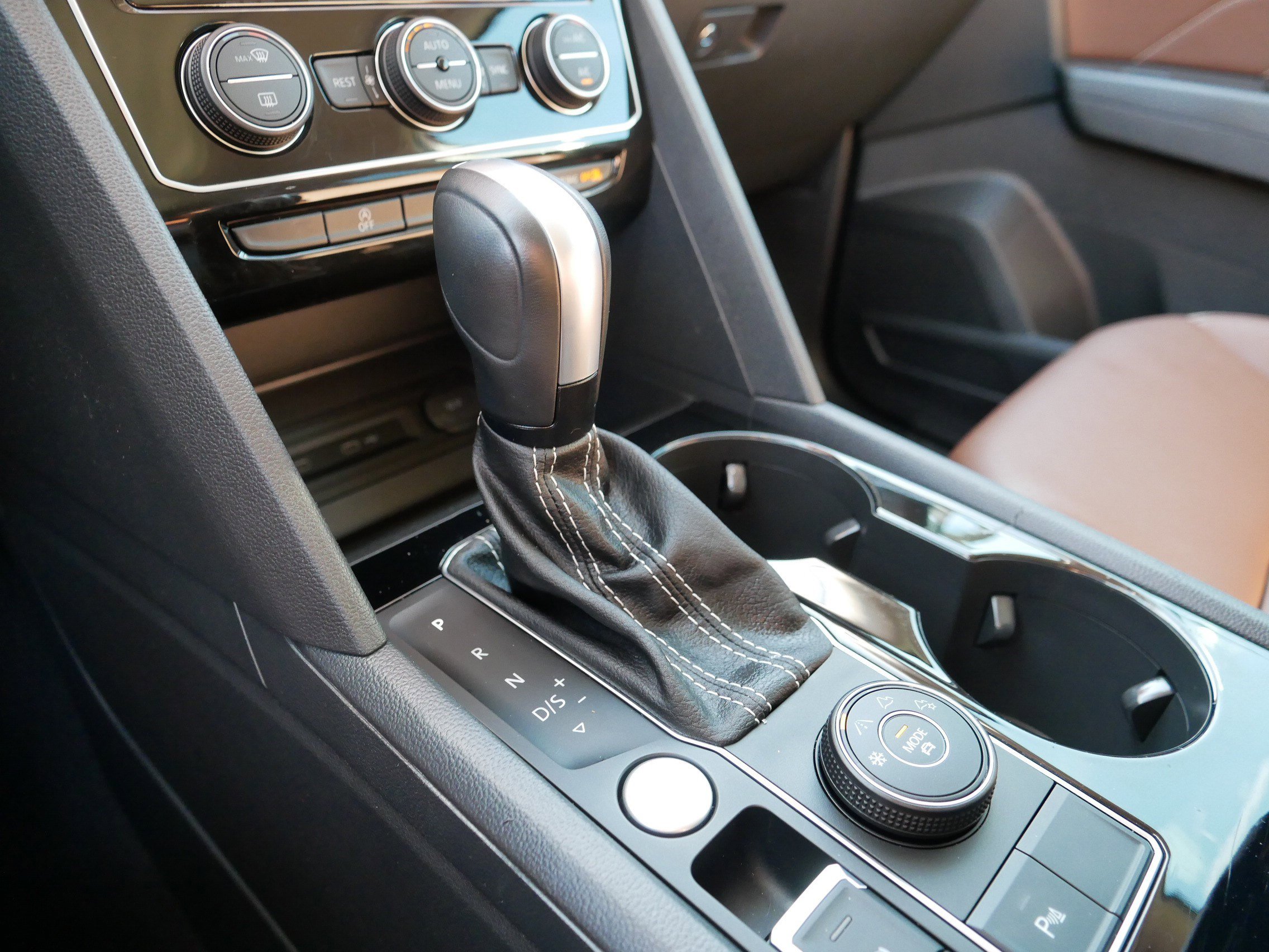 2023 Volkswagen Atlas V6 SE Technology photo 24