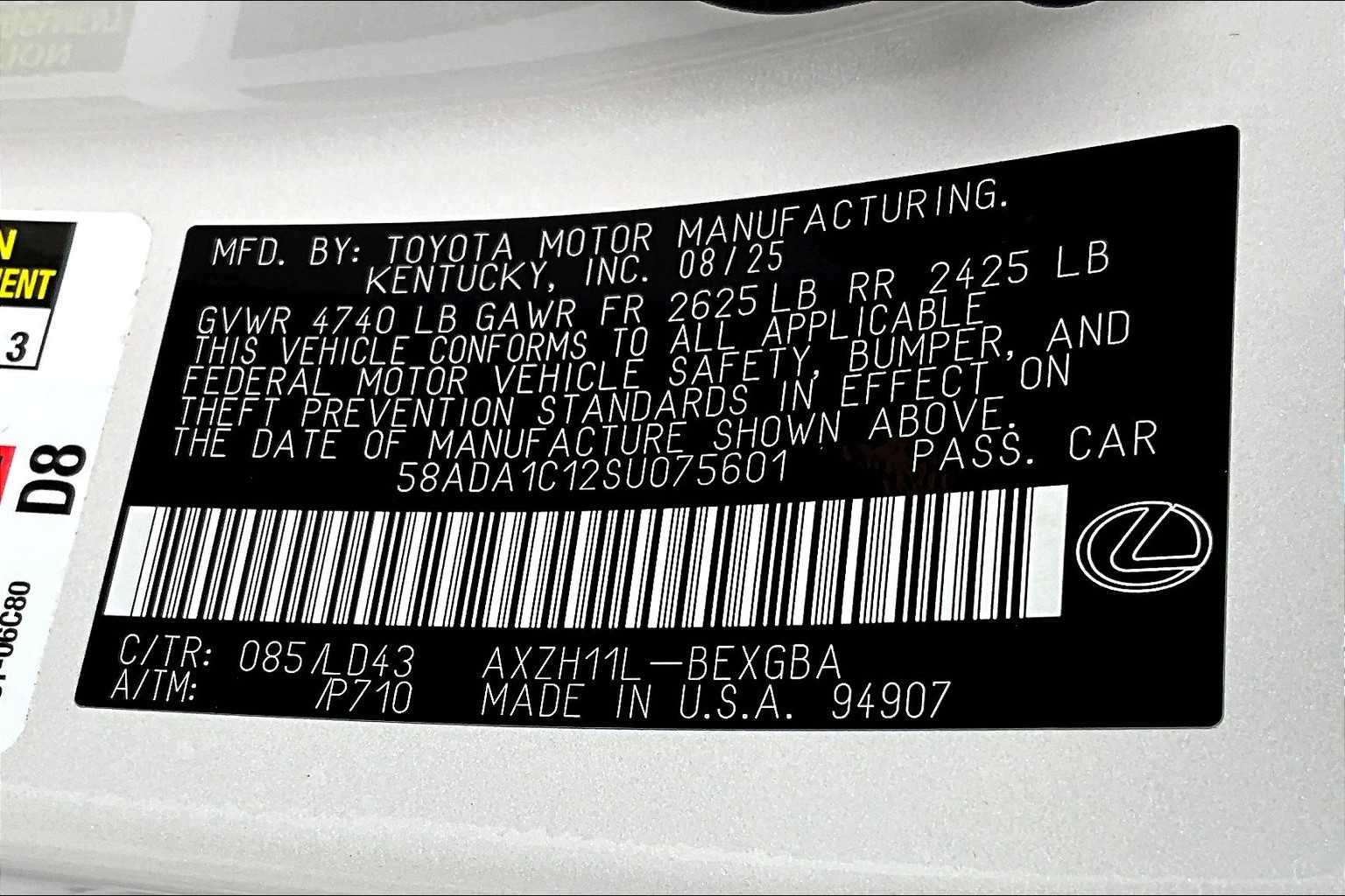 2025 Lexus ES 300h photo 16