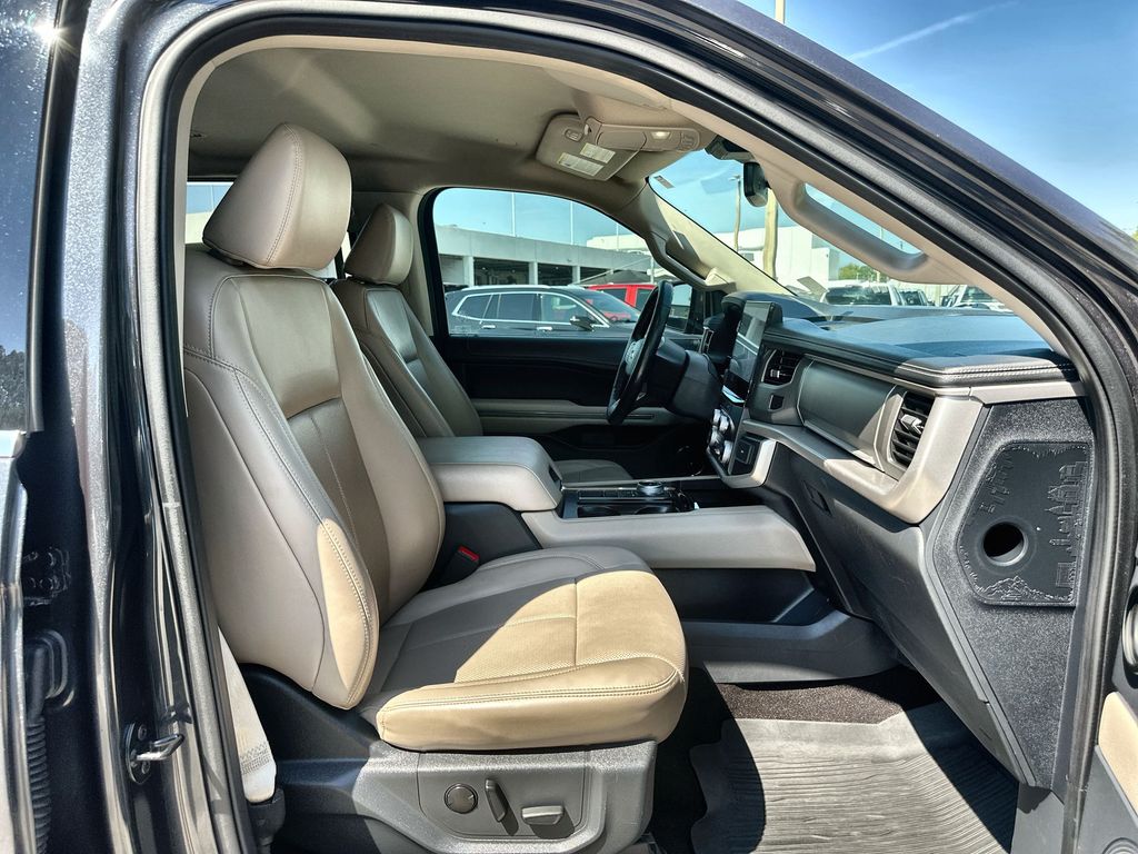 2022 Ford Expedition XLT MAX photo 26