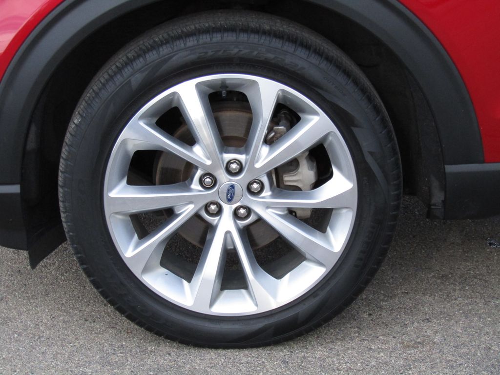 2022 Ford Explorer Platinum photo 3