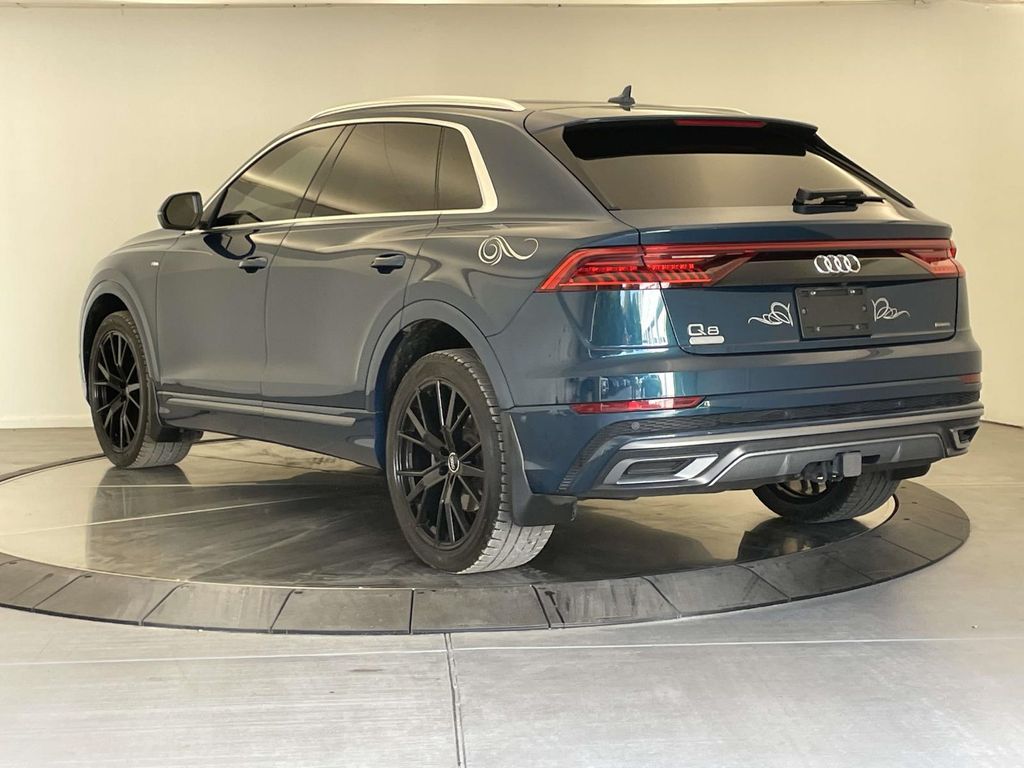2020 Audi Q8 55 Prestige photo 2