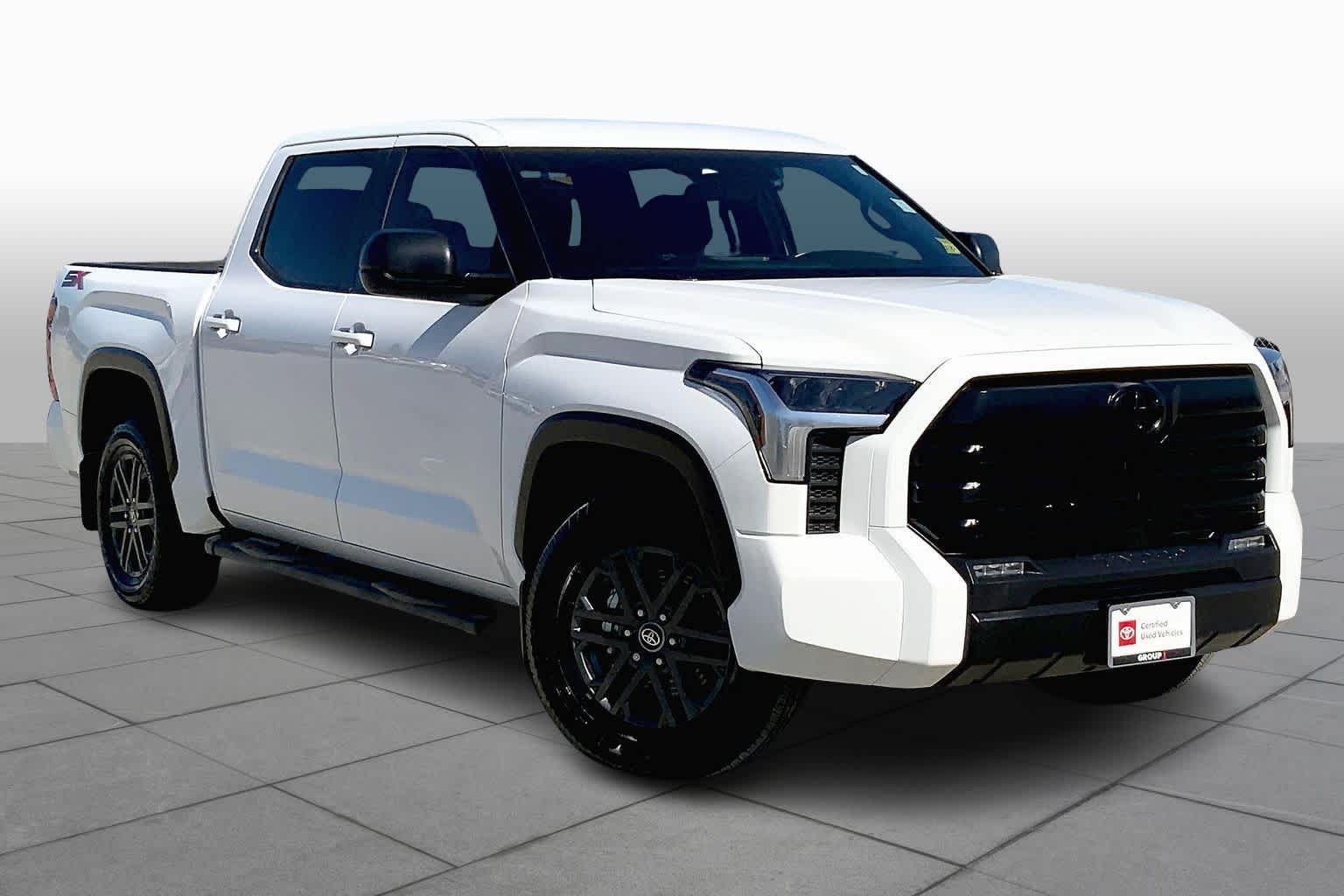 2025 Toyota Tundra SR5 photo 2