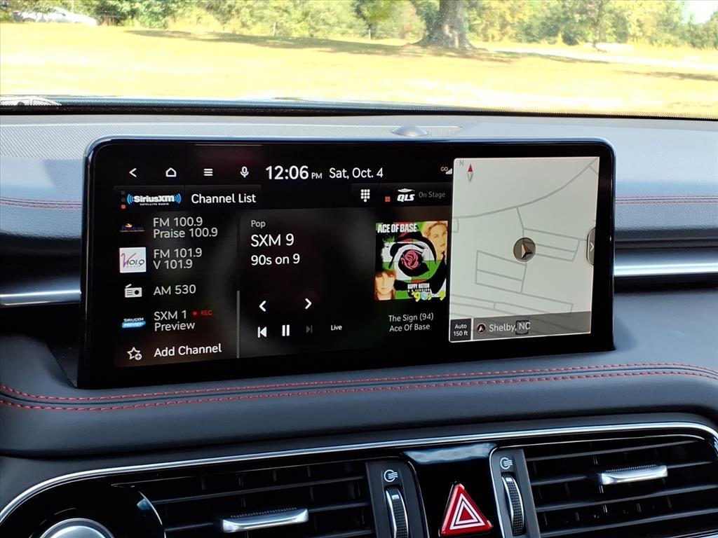 2023 Genesis G70 2.0T photo 3