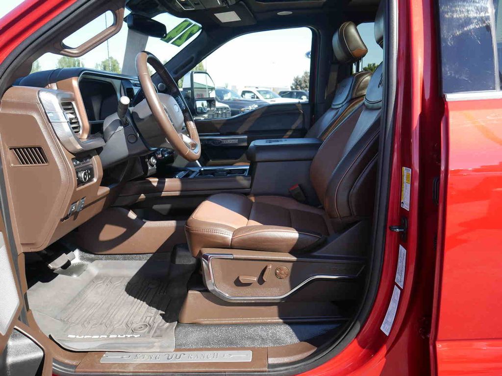 2024 Ford F-350 photo 33