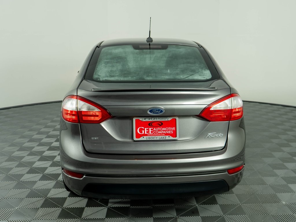 2014 Ford Fiesta SE photo 3