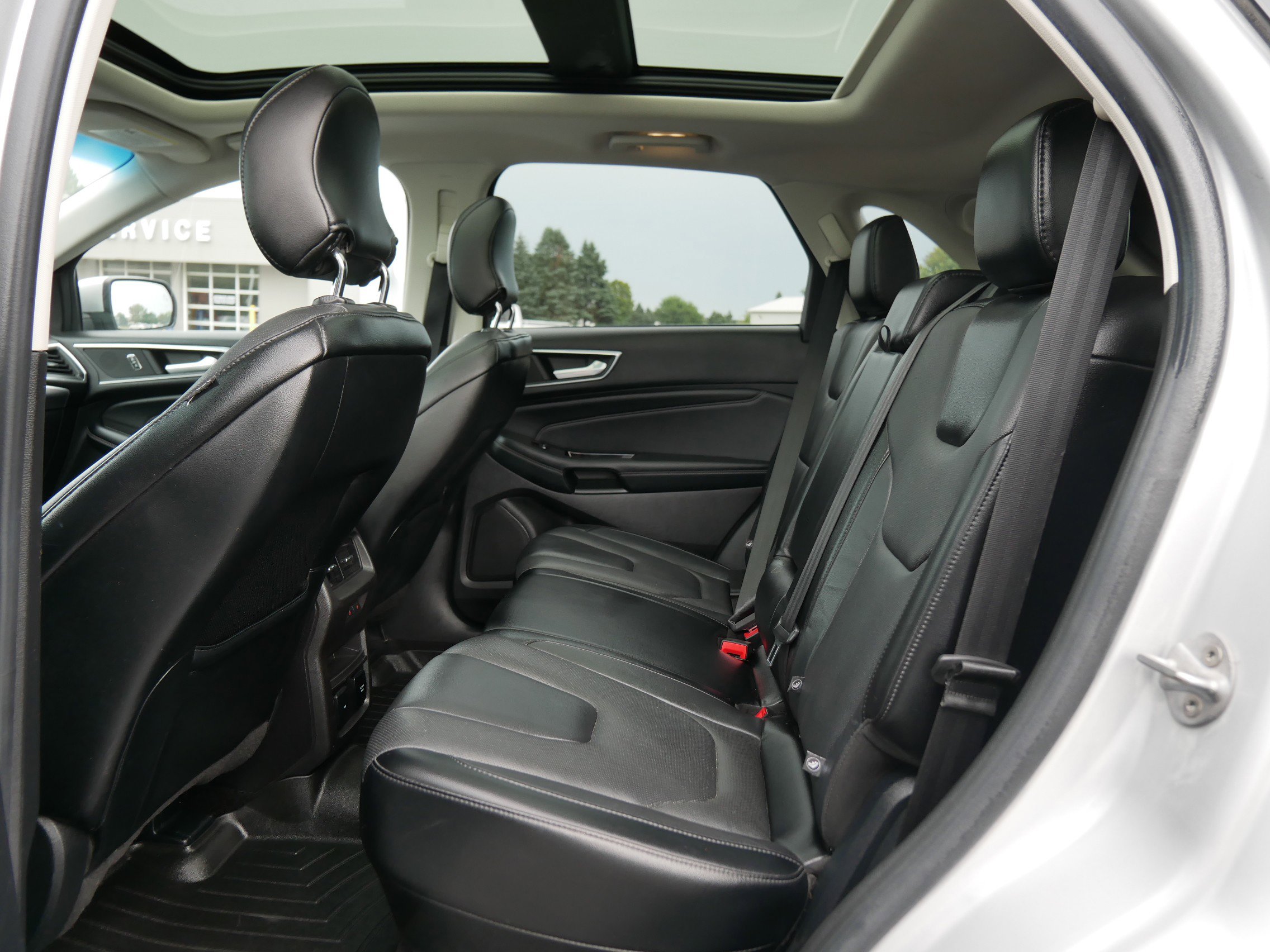 2016 Ford Edge Titanium photo 10