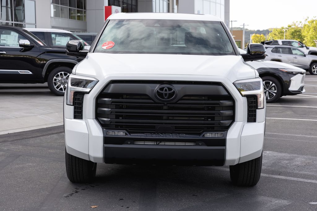 2025 Toyota Tundra Limited CrewMax photo 3