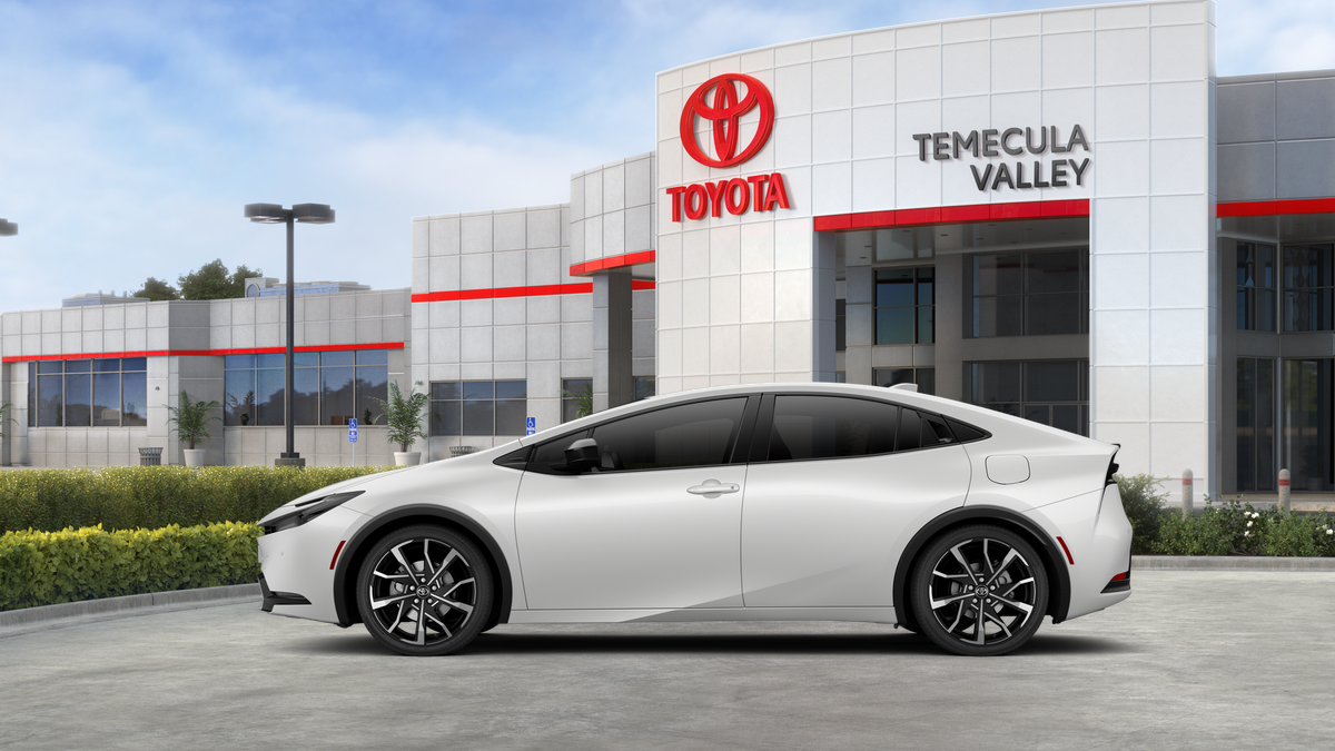 2026 Toyota Prius Plug-in Hybrid XSE photo 4