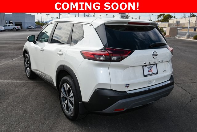2022 Nissan Rogue SV photo 3