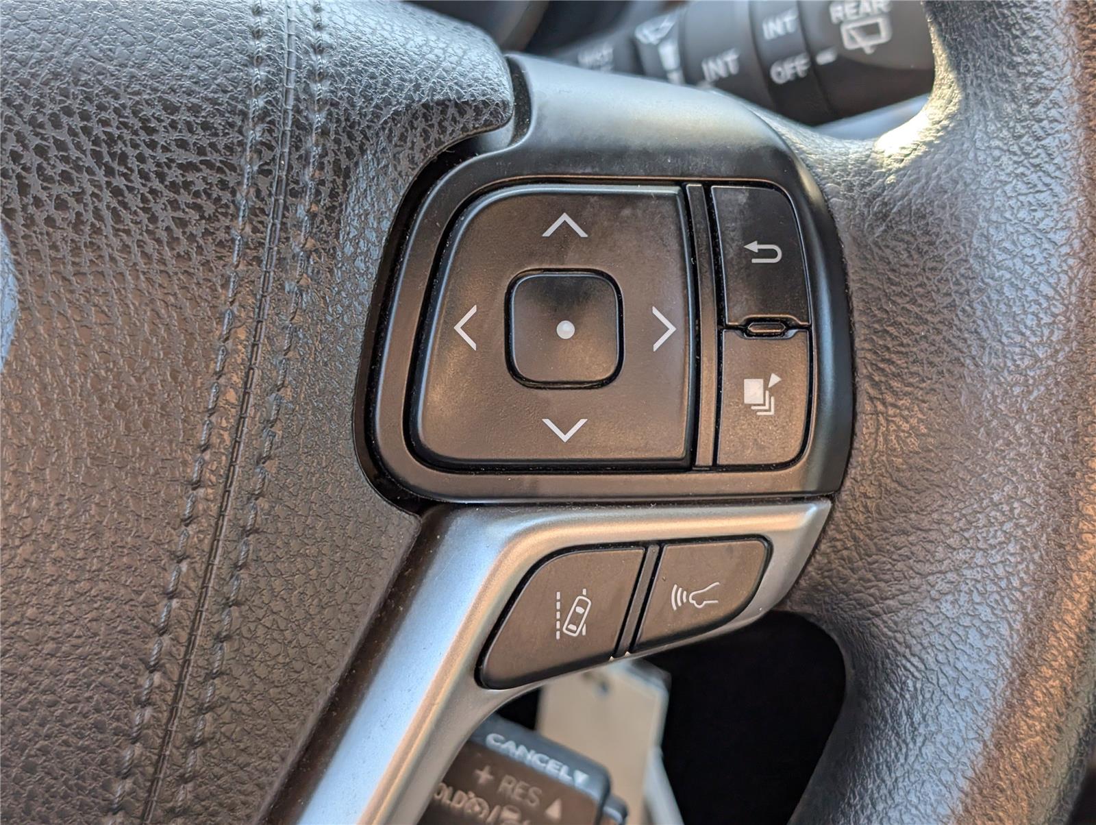 2018 Toyota Highlander LE photo 23