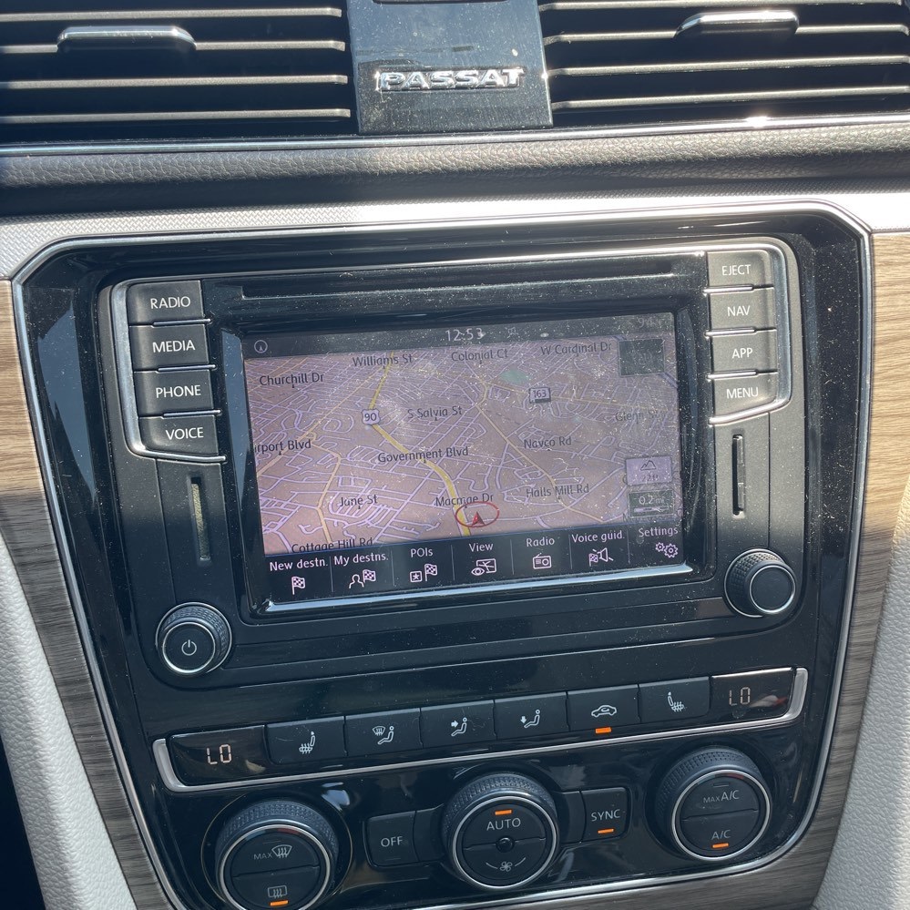 2018 Volkswagen Passat 2.0T SE photo 10