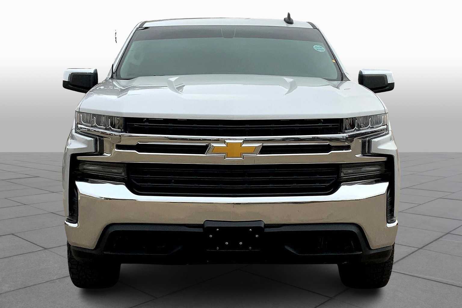 2020 Chevrolet Silverado 1500 LT photo 3