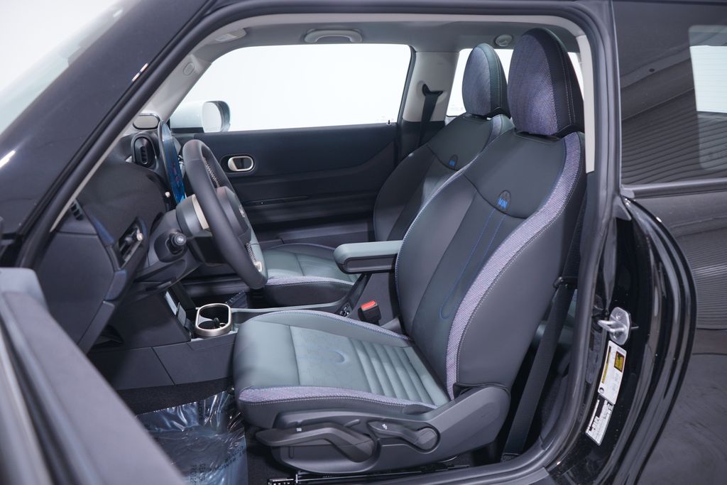 2025 Mini Cooper 2 Door Hardtop Signature photo 7