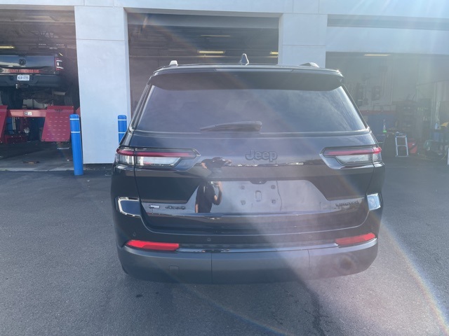 2023 Jeep Grand Cherokee Limited photo 4