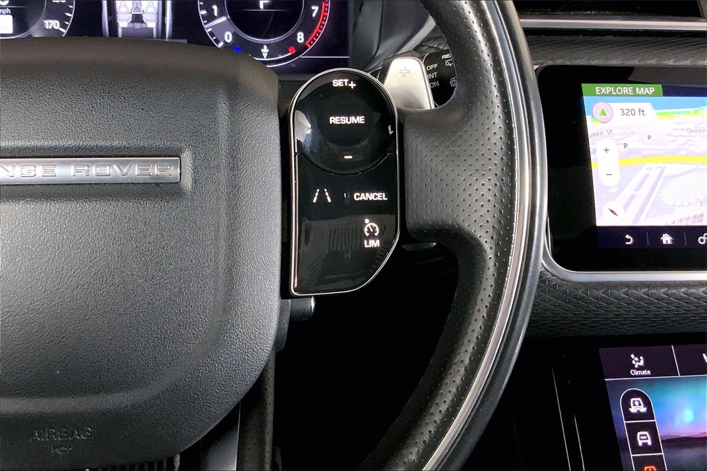 2018 Land Rover Range Rover R-Dynamic SE photo 18