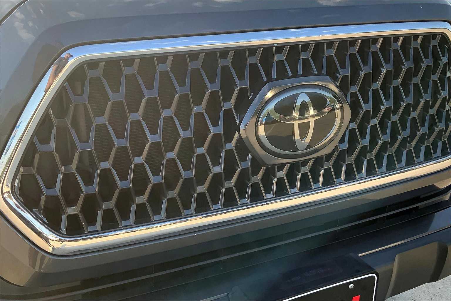 2019 Toyota Tacoma TRD photo 56