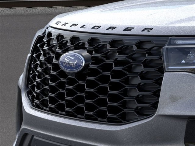 2025 Ford Explorer ST-Line photo 7
