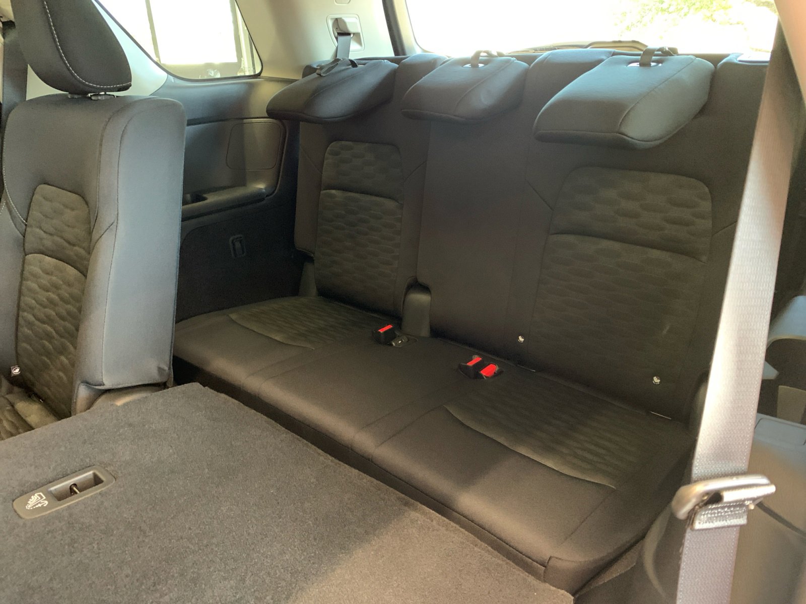 2025 Nissan Pathfinder S photo 21