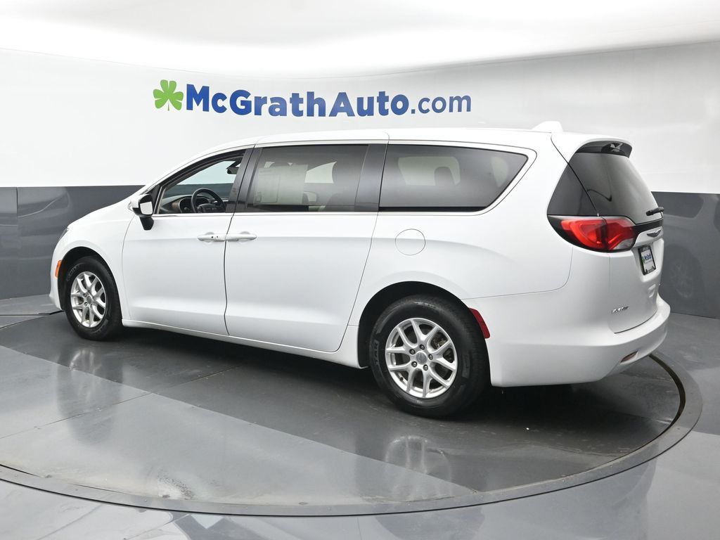2020 Chrysler Voyager LX photo 18