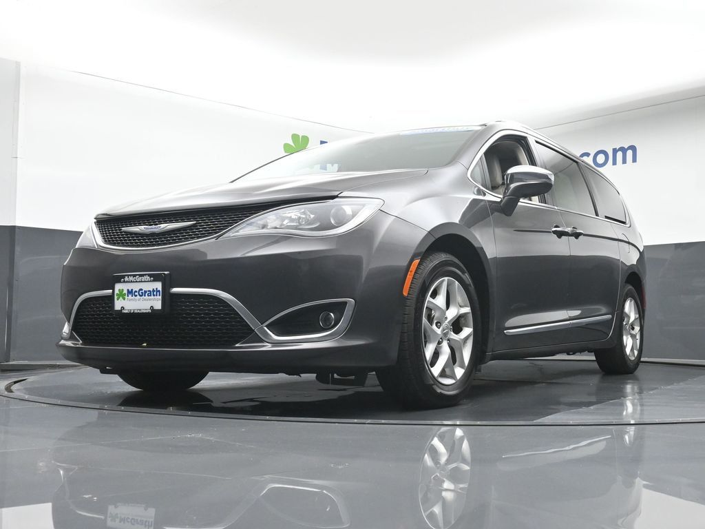 2020 Chrysler Pacifica Limited photo 3