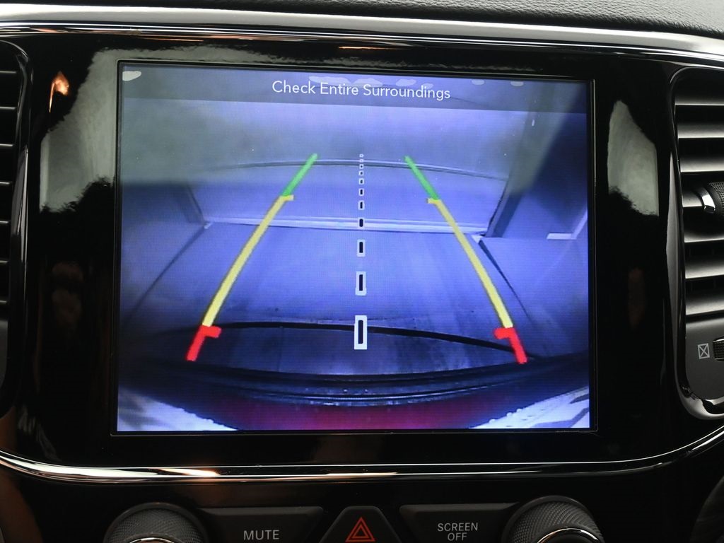 2019 Jeep Grand Cherokee Altitude photo 3